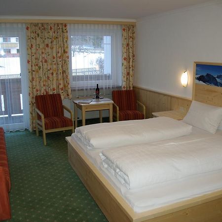 Alpenhof Pension-Garni Nauders Exterior photo
