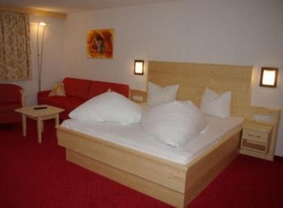 Alpenhof Pension-Garni Nauders Exterior photo
