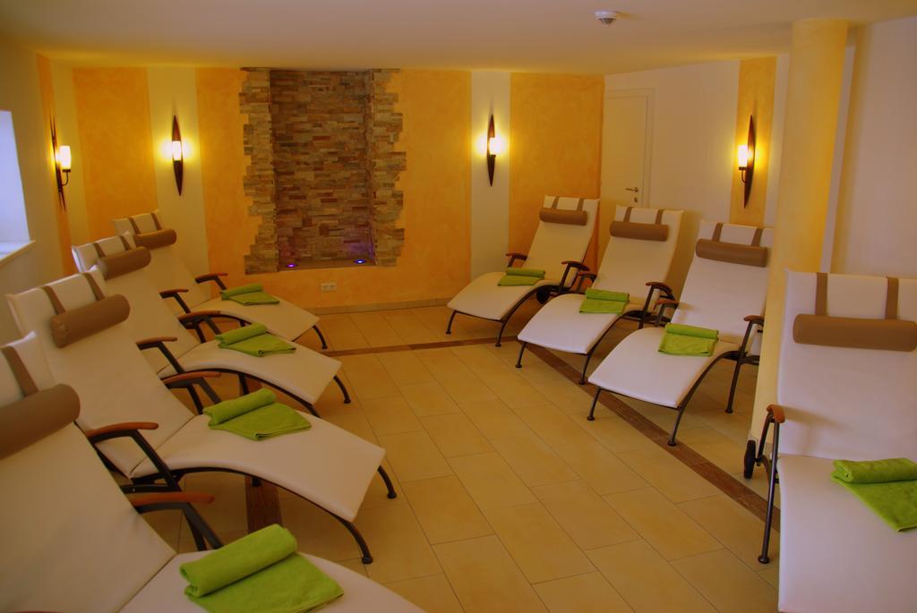 Alpenhof Pension-Garni Nauders Exterior photo