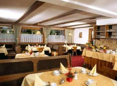 Alpenhof Pension-Garni Nauders Exterior photo